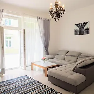 Schoenbrunn - Contactless 24h Check-in Apartment