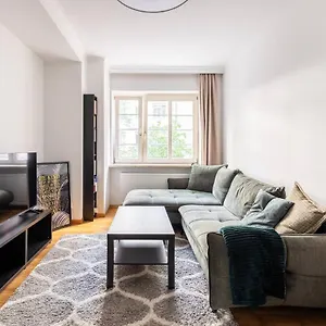 Near Metro - Netflix - Free Wifi Apartment